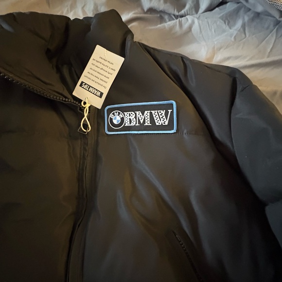 BMW Classic Black Puffer Jacket
Black Oversized
Soft Warm - Picture 2 of 10